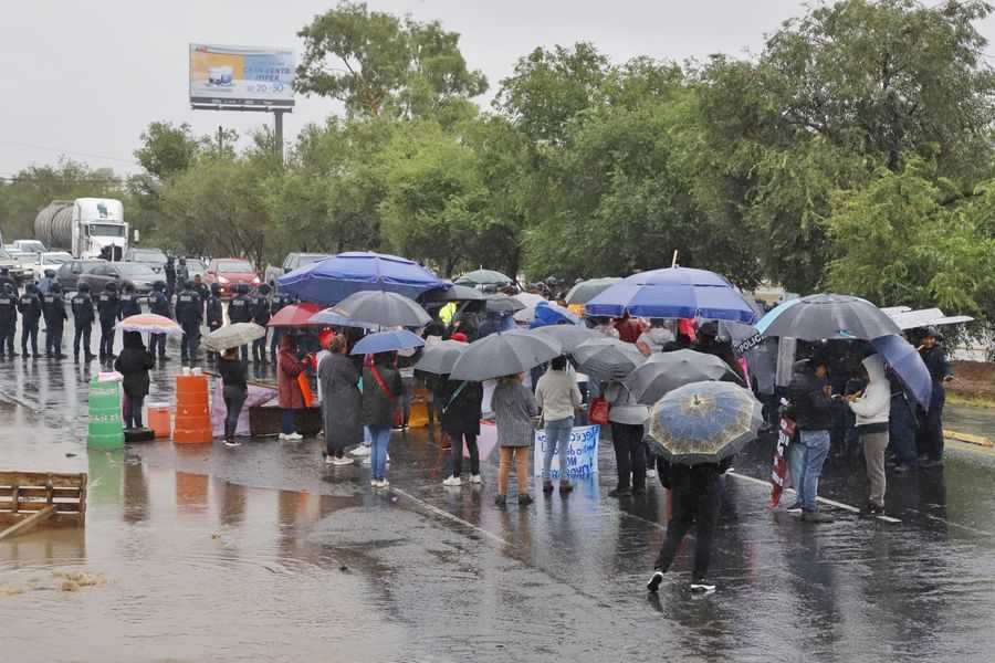 Ahora Militantes De La Unta Bloquean Por M S De Horas La Carretera