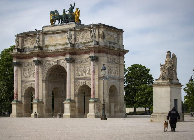 El Louvre parisino inicia la restauración de su Arco de Triunfo del Carrusel El Louvre parisino inicia la restauración de su Arco de Triunfo del Carrusel