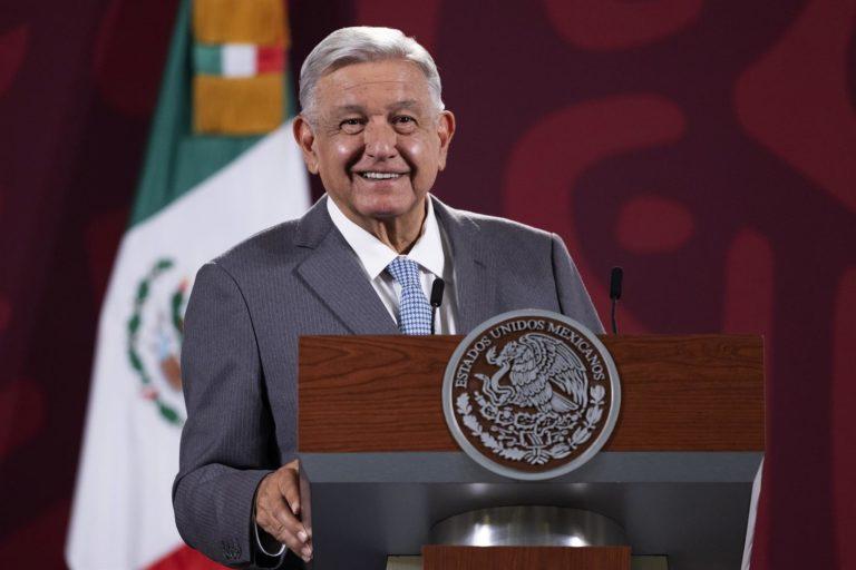 López Obrador alista dos iniciativas