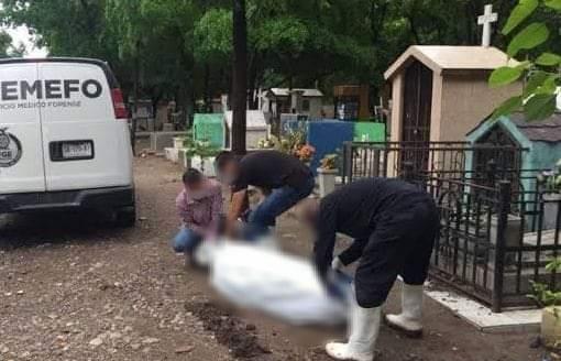 Aparece ahorcado menor de edad al interior de un panteón Aparece ahorcado menor de edad al interior de un panteón