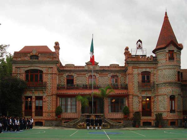 Con protesta, apoyan a maestros detenidos del Colegio Williams