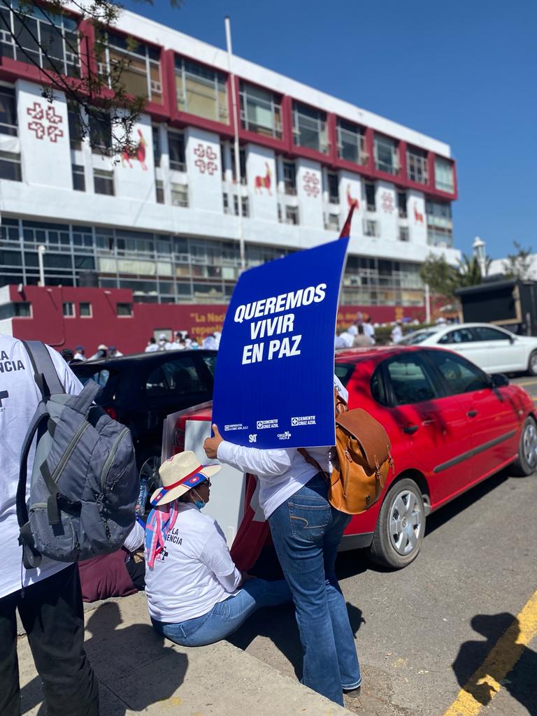 Socios de la Cruz Azul reclaman que les devuelvan la planta 