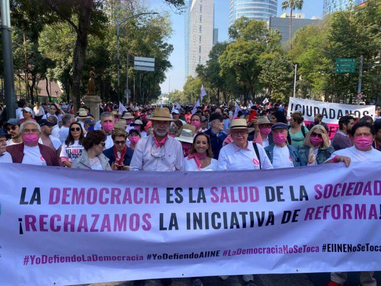 La juventud ya despertó, sacaremos a AMLO en 2024, dicen jóvenes La juventud ya despertó, sacaremos a AMLO en 2024, dicen jóvenes
