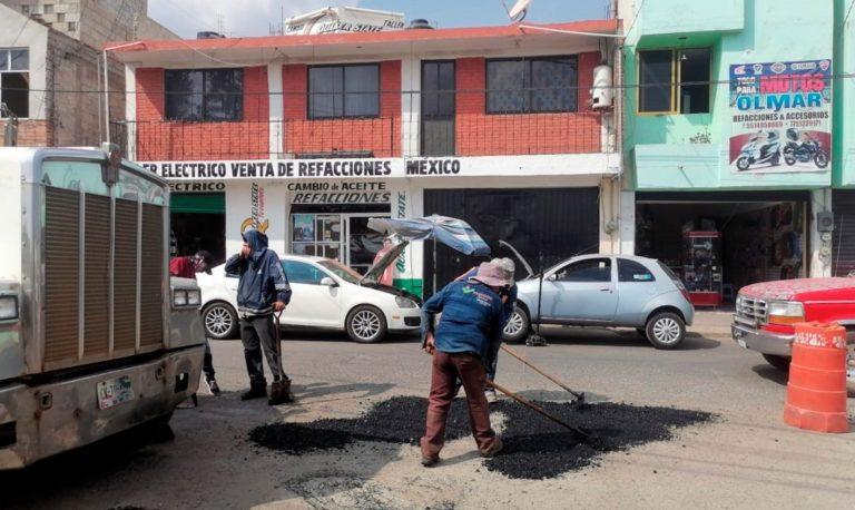 Continúan labor de bacheo en principales arterias de Tulancingo
