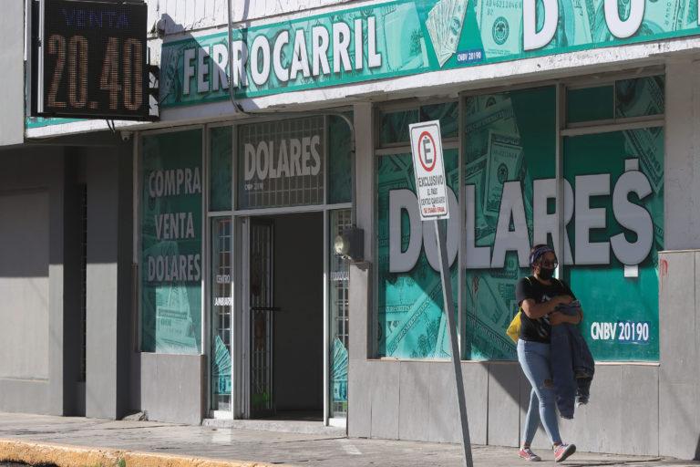 El peso mexicano sorprende y es la tercera moneda más apreciada ante el dólar El peso mexicano sorprende y es la tercera moneda más apreciada ante el dólar
