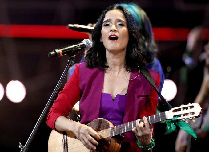 Julieta Venegas celebra sus 52 años con concierto en México