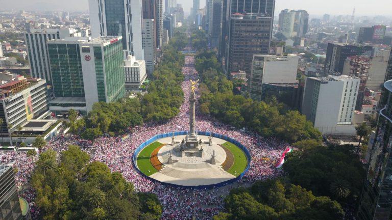 Asistentes a marcha en defensa del INE fueron por su propia voluntad