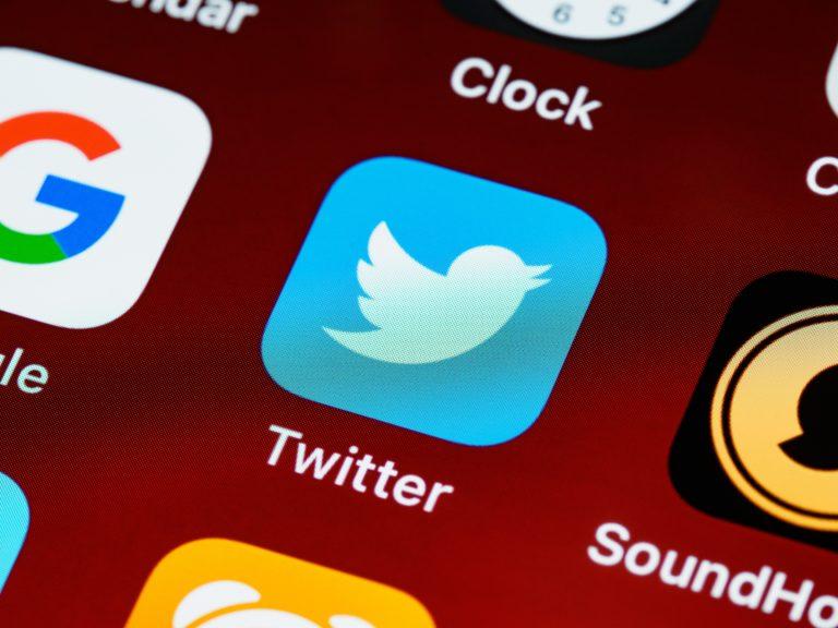 Twitter podría dejar de señalar de qué teléfono provienen los tuits Twitter podría dejar de señalar de qué teléfono provienen los tuits