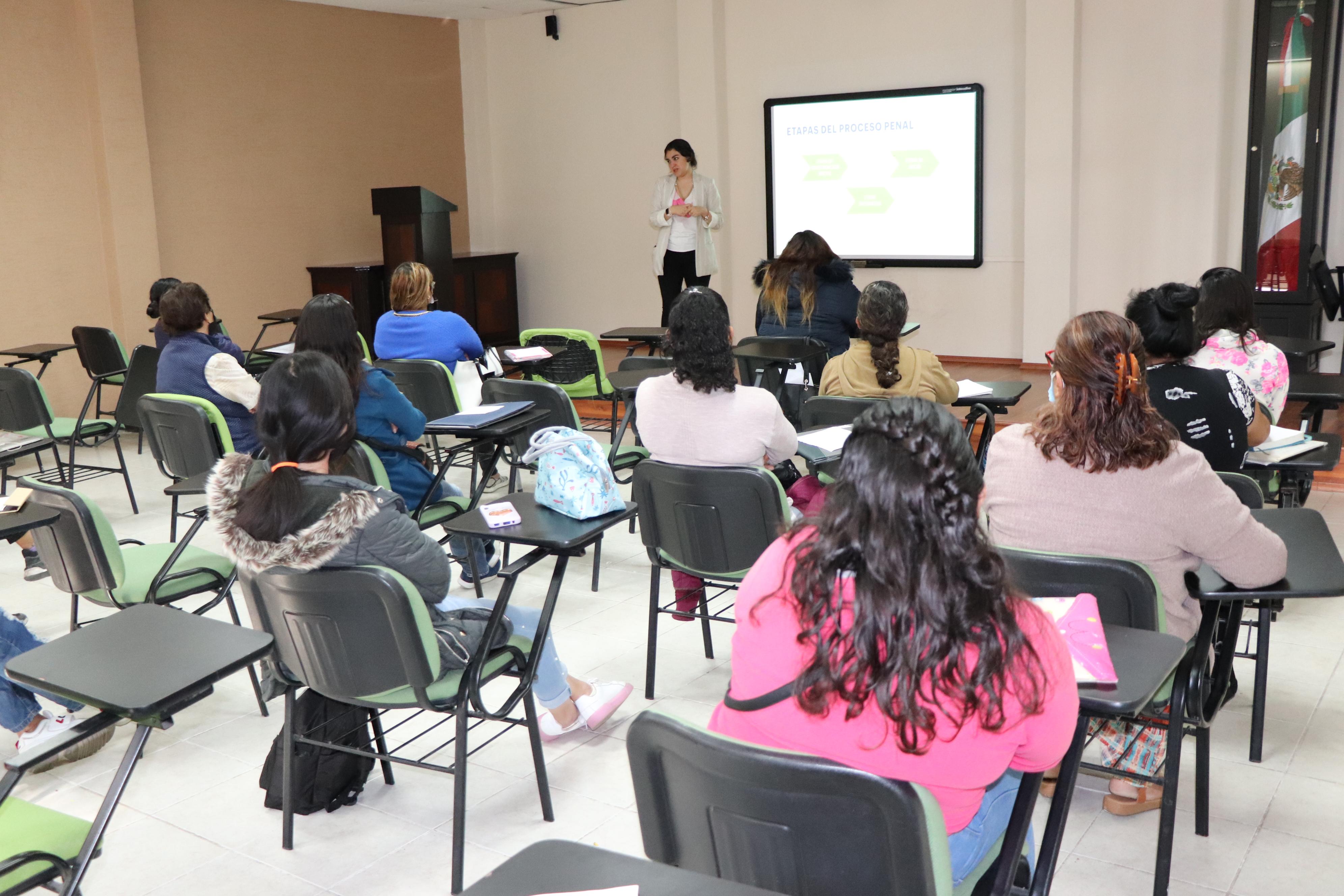 Desarrollan talleres para mujeres en situación de violencia