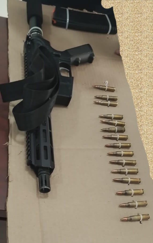 Atraparon a dos con un fusil de asalto y 15 cargadores calibre .223 Atraparon a dos con un fusil de asalto y 15 cargadores calibre .223