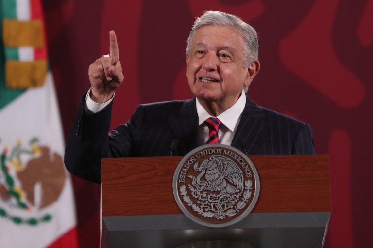 Salud y felicidad, los deseos de AMLO para los mexicanos