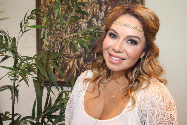 Chiquis rinde homenaje a Jenni Rivera en el décimo aniversario de su muerte