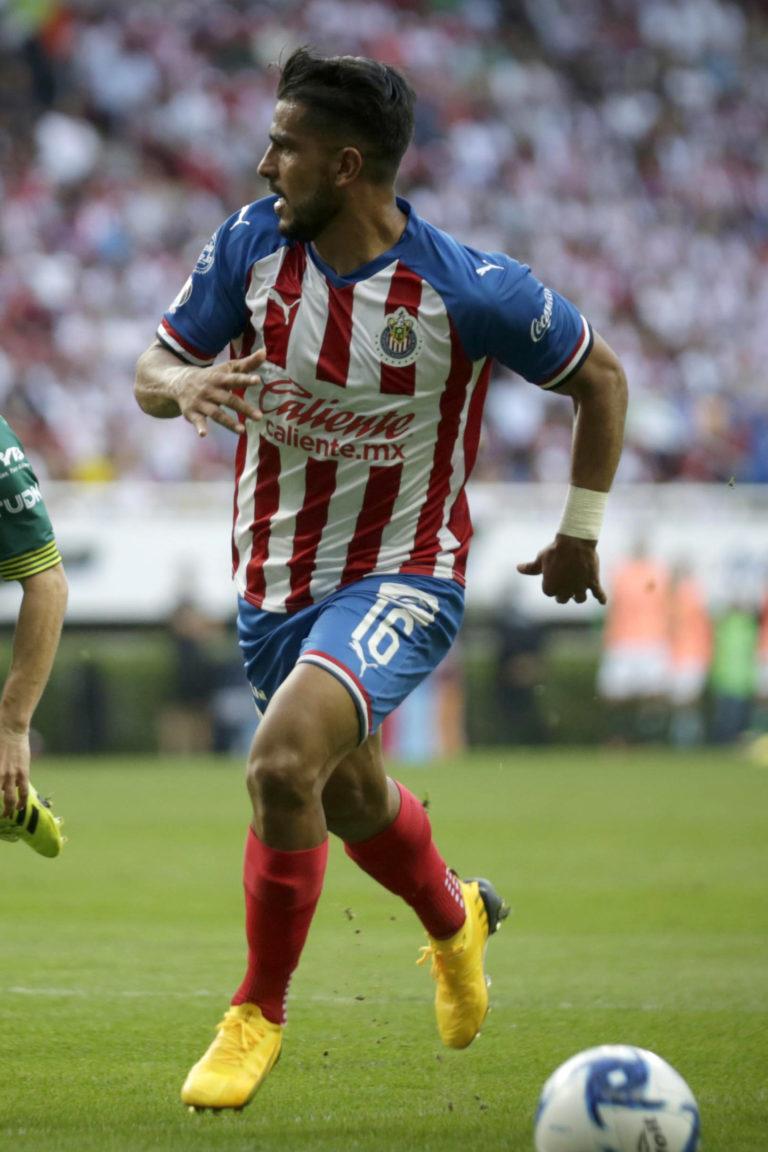Alexis Vega rechazó jugar en Europa para seguir con Chivas