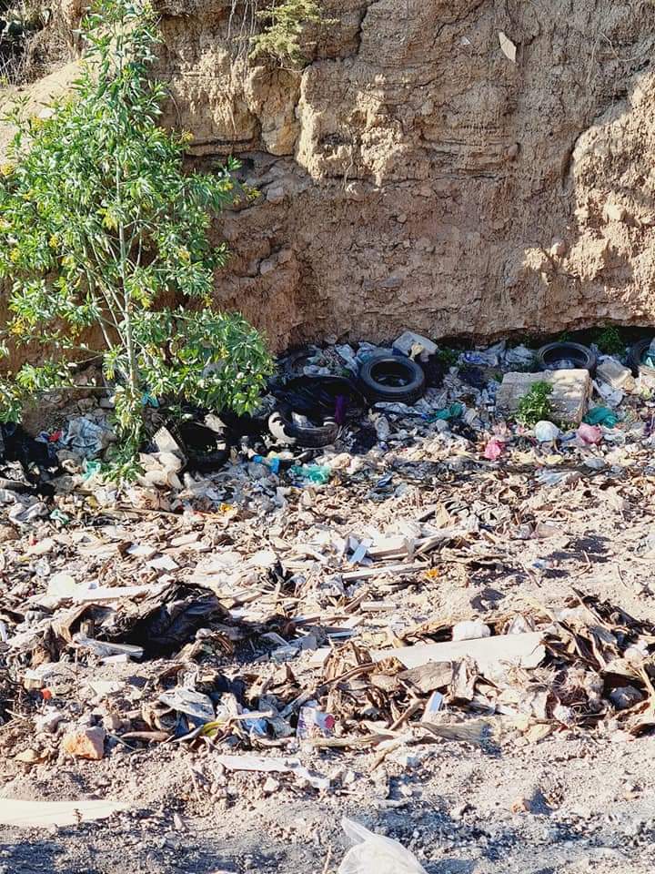 Descubren el cadáver de una mujer dentro de bolsas de plástico 