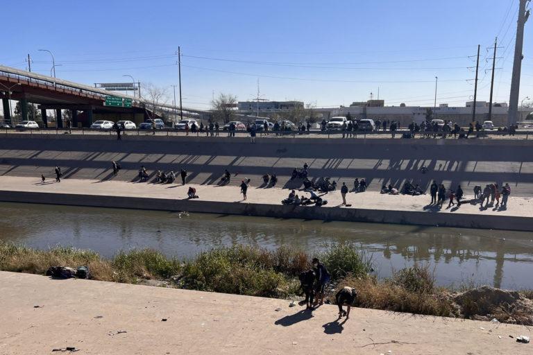 Estados Unidos aconseja a migrantes no cruzar la frontera 