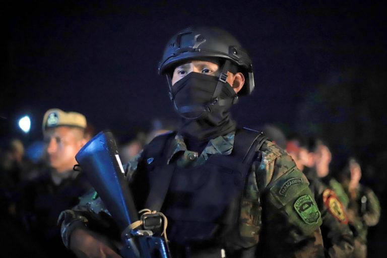 Cerca de 10,000 miembros de seguridad cercan municipio Cerca de 10,000 miembros de seguridad cercan municipio