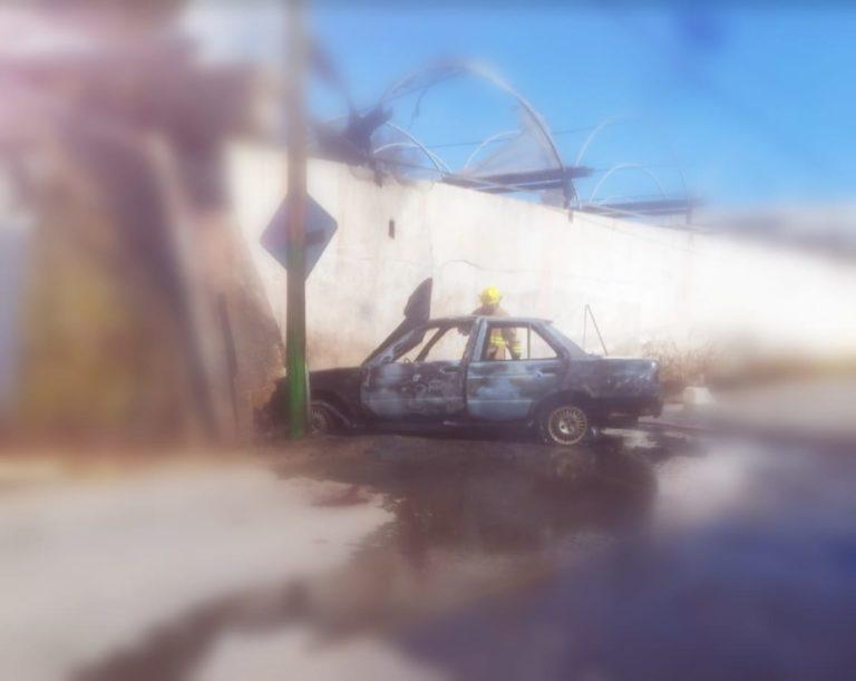 Se incendia vehículo en San Juan Hueyapan Se incendia vehículo en San Juan Hueyapan