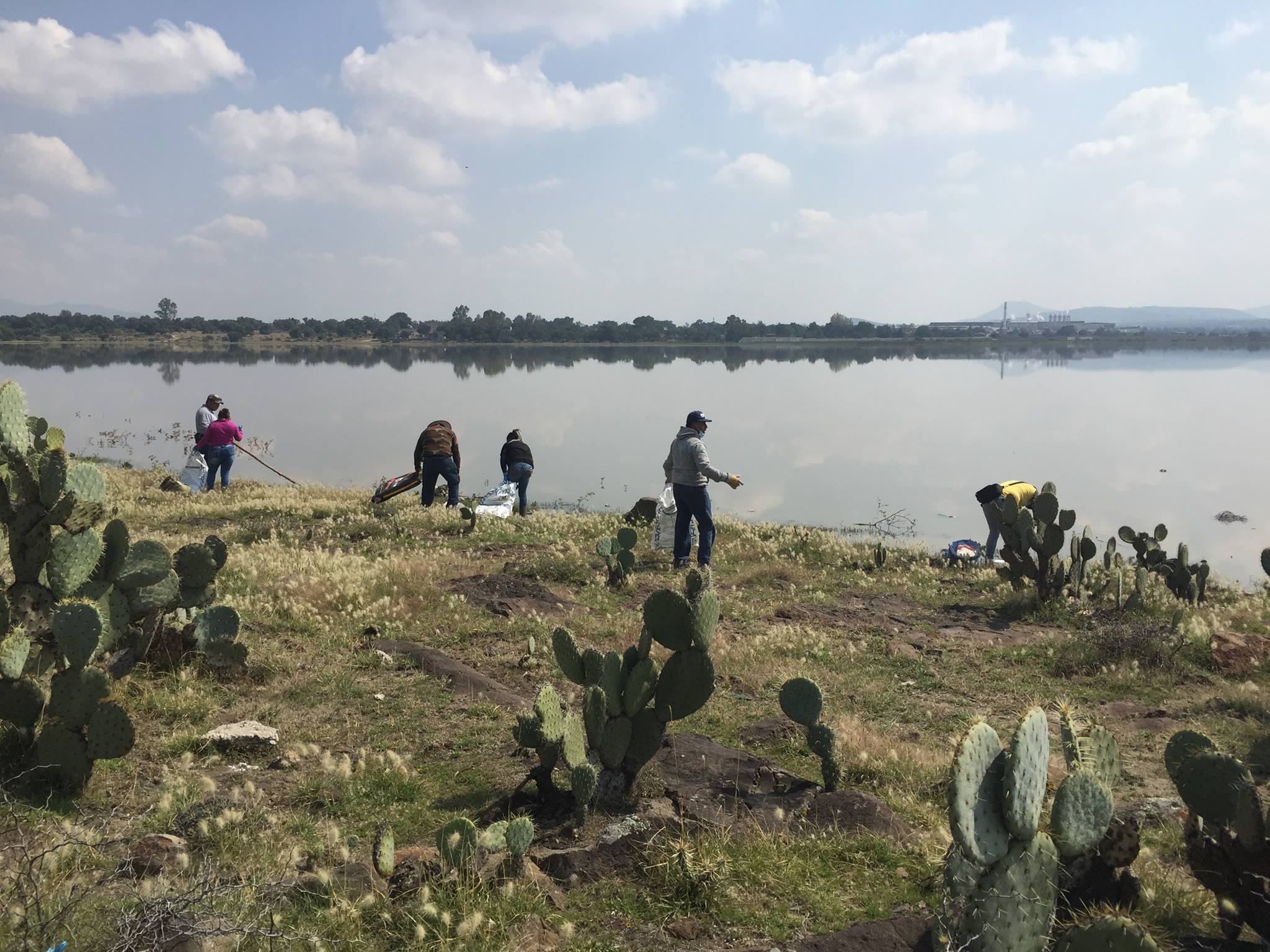 Presa el Manantial, en el olvido y contaminada