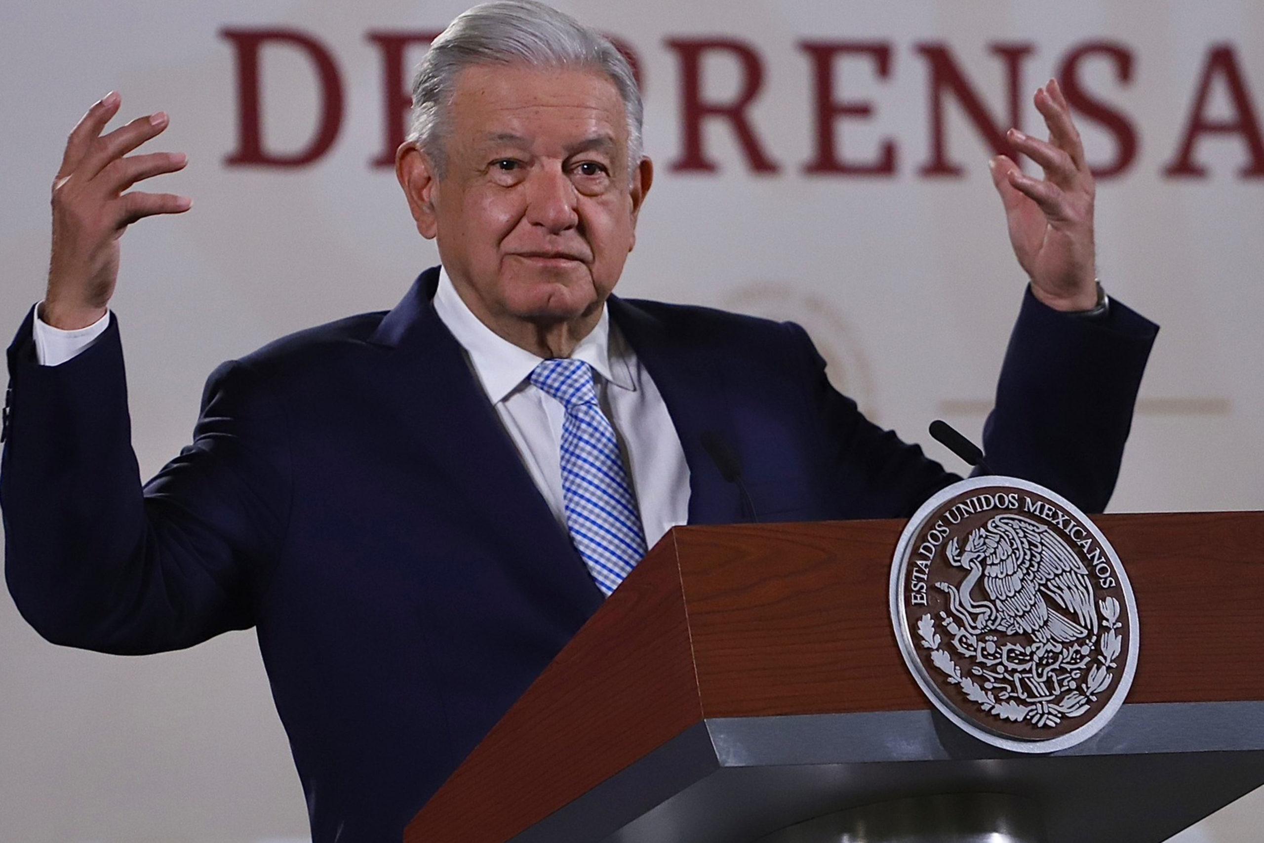 AMLO responde por cheque millonario de rifa de avión presidencial