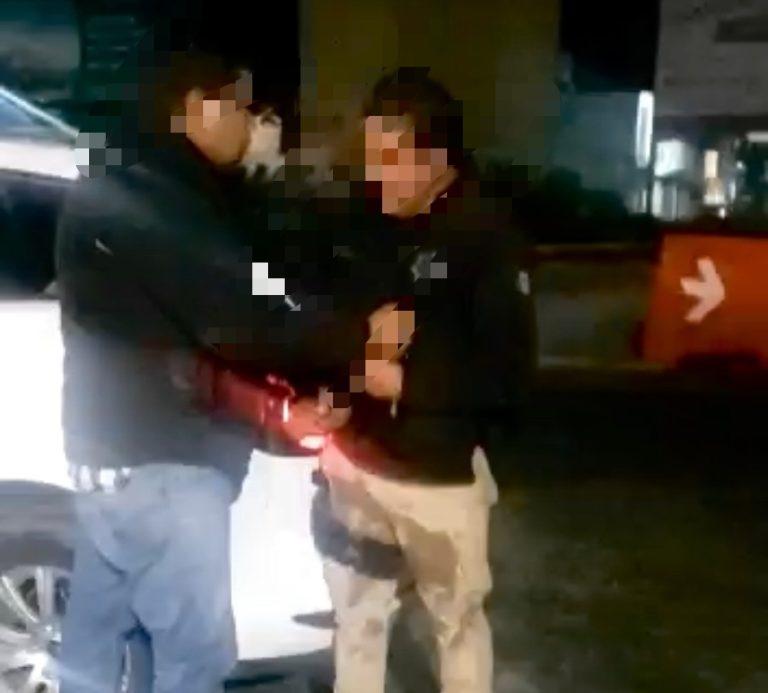 Policías Municipales de Tepeapulco en estado de ebriedad agreden a una pareja Policías Municipales de Tepeapulco en estado de ebriedad agreden a una pareja