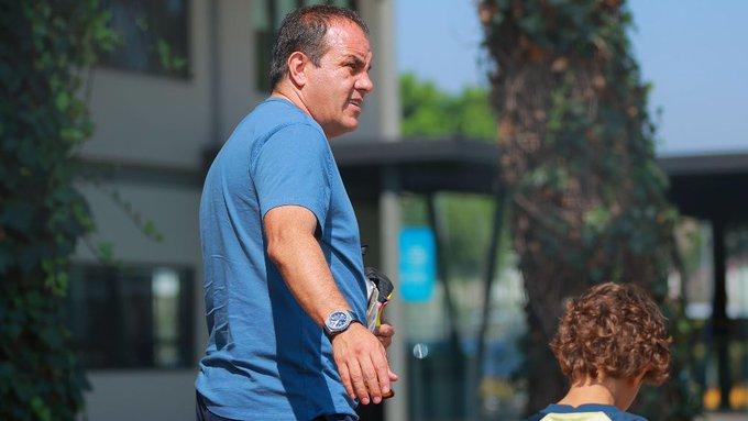 Cuauhtémoc Blanco alza la mano para dirigir a la Selección Mexicana Cuauhtémoc Blanco alza la mano para dirigir a la Selección Mexicana