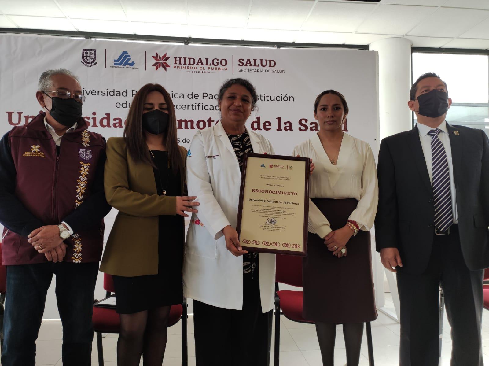 Entrega titular de Salud Hidalgo recertificación a la UPP