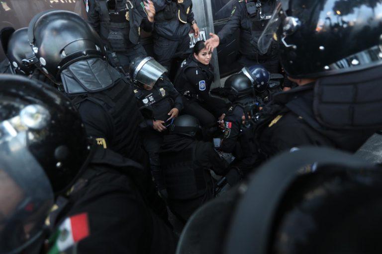 Enfrentamiento entre policías y pobladores deja 5 muertos Enfrentamiento entre policías y pobladores deja 5 muertos