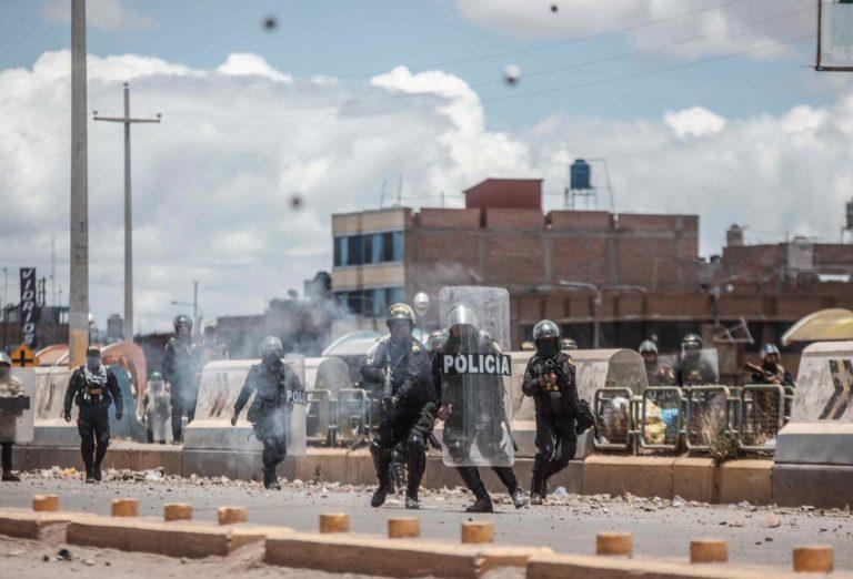 Decretan toque de queda en Puno, epicentro de las protestas