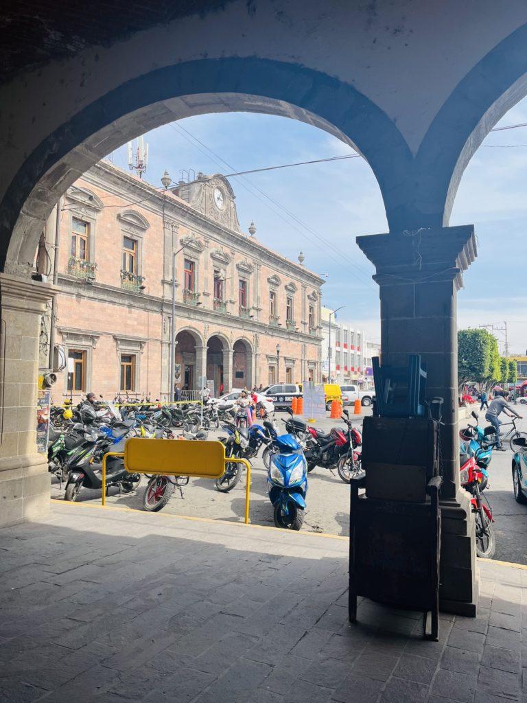 Resuelven conflicto por puente vehicular en Chilcuautla 