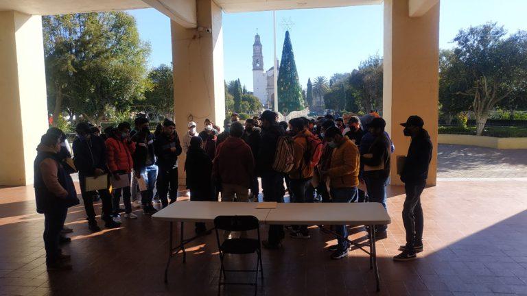 Entrega de precartillas de jóvenes, para su liberación por la SEDENA Entrega de precartillas de jóvenes, para su liberación por la SEDENA