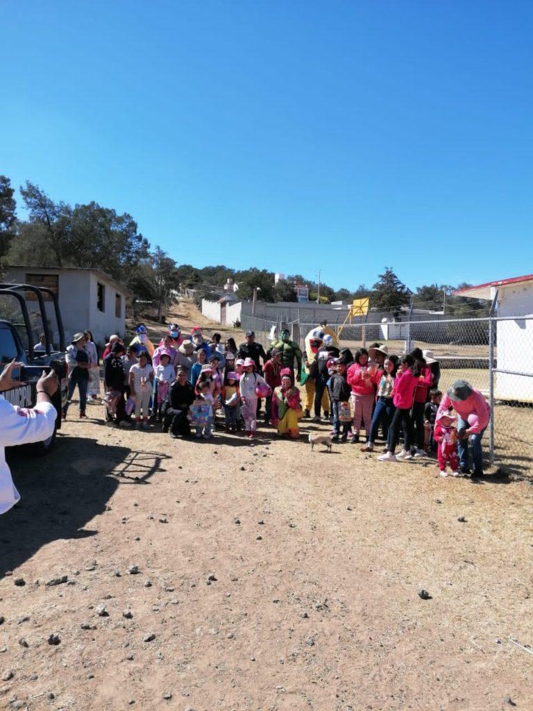 Policías municipales entregaron juguetes y dulces a niños Policías municipales entregaron juguetes y dulces a niños