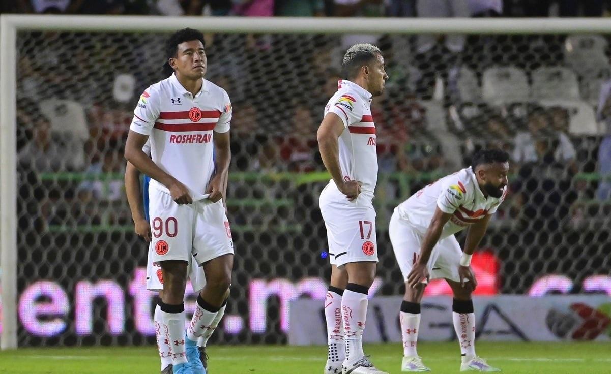 Toluca y León se miden con urgencia de puntos, en estadio Nemesio Diez