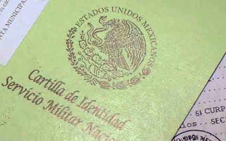 Invitan a jóvenes a tramitar su cartilla militar 