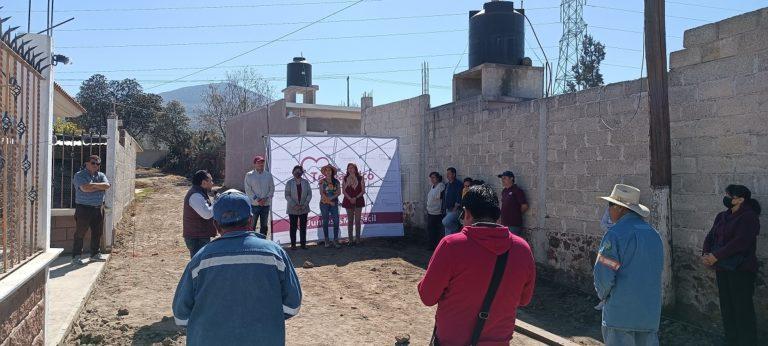 Entrega materiales para construcción de obras en dos calles Entrega materiales para construcción de obras en dos calles