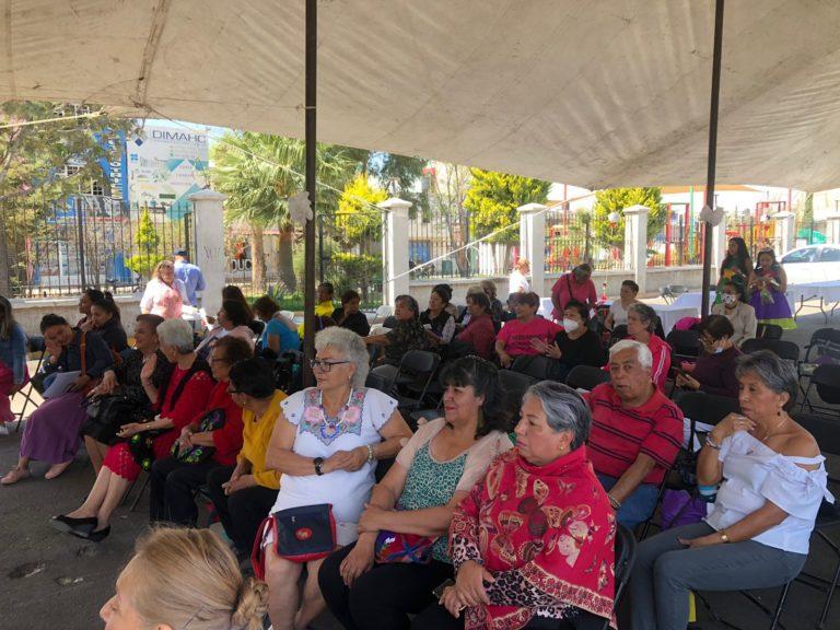 Adultos mayores acudieron a kermés 