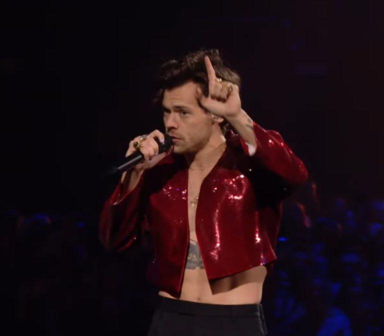 Harry Styles y Jennifer Aniston estarían viviendo un amorío
