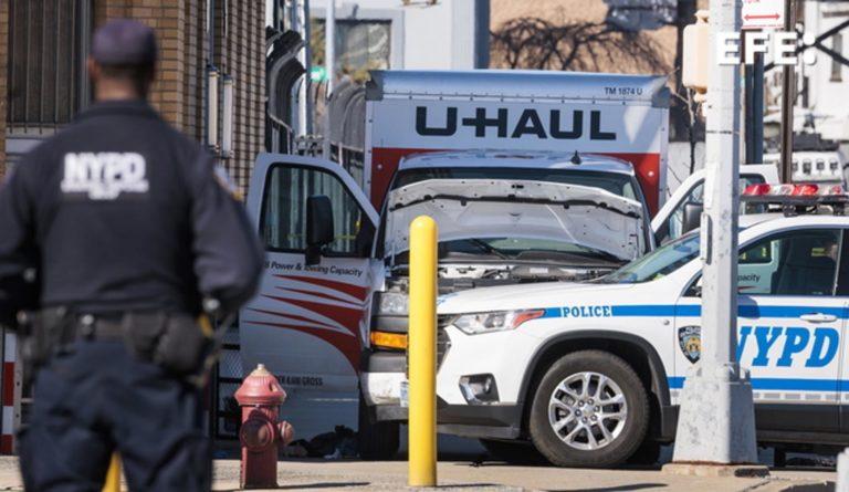 La Policía de Nueva York descarta terrorismo en el atropello que dejó ocho heridos La Policía de Nueva York descarta terrorismo en el atropello que dejó ocho heridos