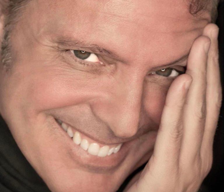 Luis Miguel confirma su regreso y anuncia gira para este 2023