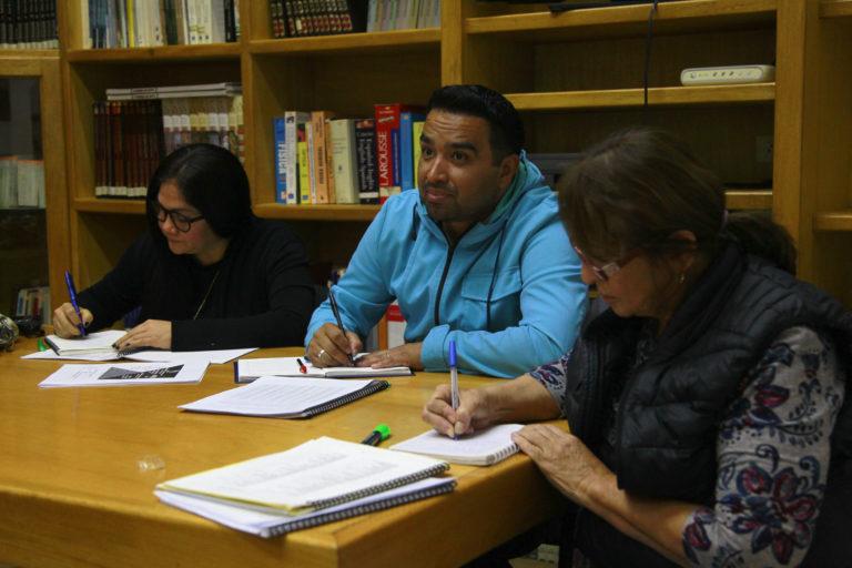 Escuelas intentan preservar las lenguas indígenas Escuelas intentan preservar las lenguas indígenas