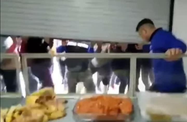 Por vender pollo barato, ahora lo quieren fuera de Ixmiquilpan