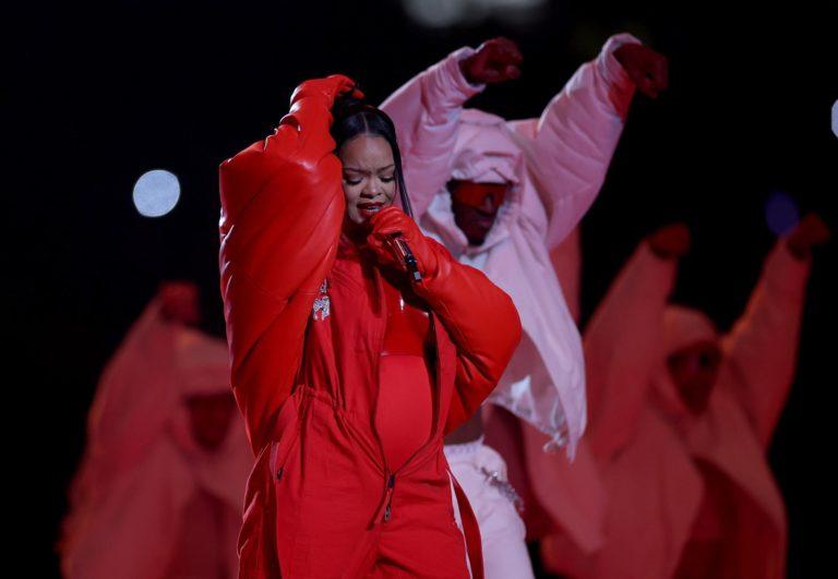 Rihanna aumenta sus reproducciones en un 640% en Spotify tras el Super Bowl Rihanna aumenta sus reproducciones en un 640% en Spotify tras el Super Bowl