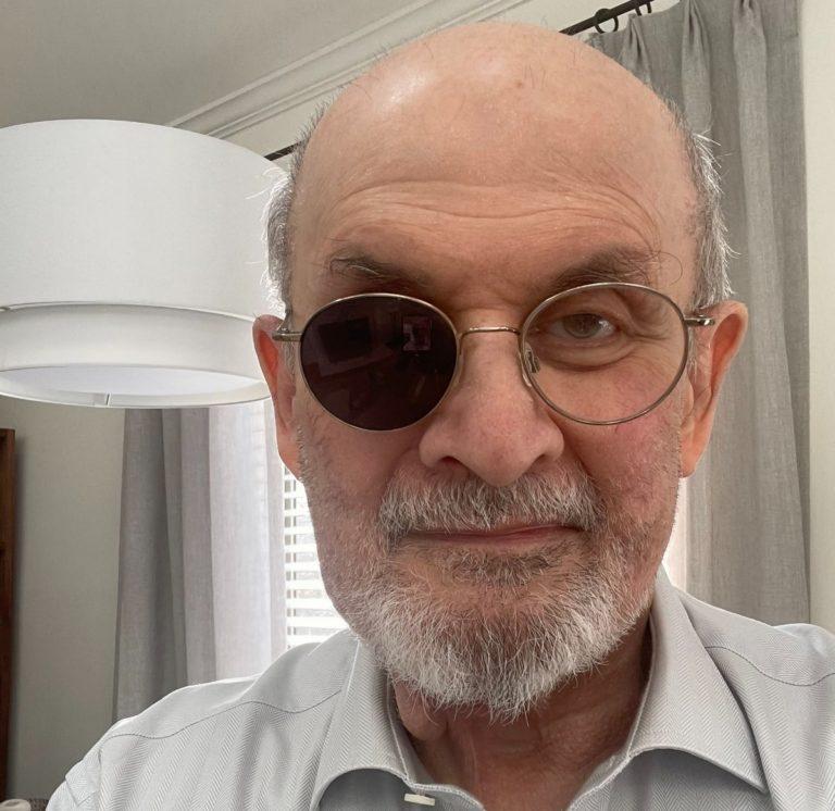 Salman Rushdie se siente incapaz de escribir tras el ataque Salman Rushdie se siente incapaz de escribir tras el ataque