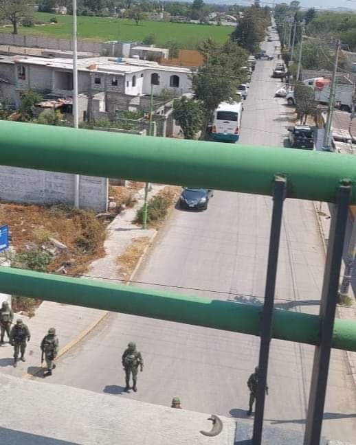 Balacera entre hombres armados, militares y agentes federales Balacera entre hombres armados, militares y agentes federales
