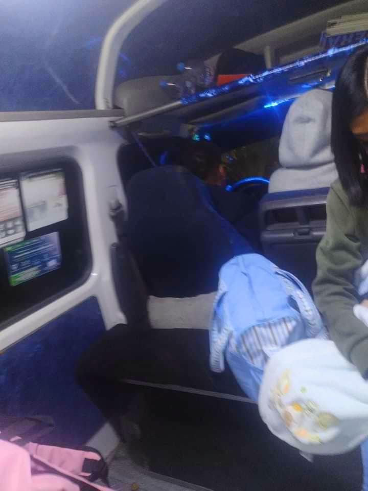 Chofer golpeó a su pareja cuando iba a bordo de la unidad