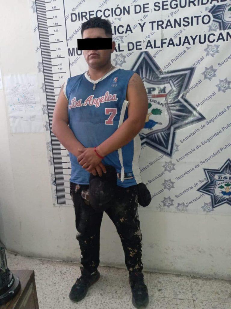 Circulaba a bordo de una camioneta con reporte de robo, pero lo atraparon Circulaba a bordo de una camioneta con reporte de robo, pero lo atraparon