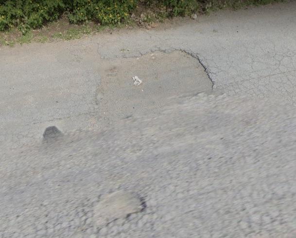 <strong>Denuncian calles con baches y en mal estado</strong>