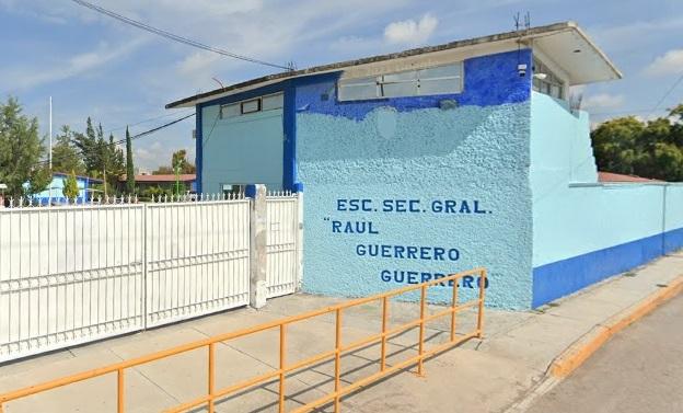 Denuncian peleas entre alumnos de secundaria