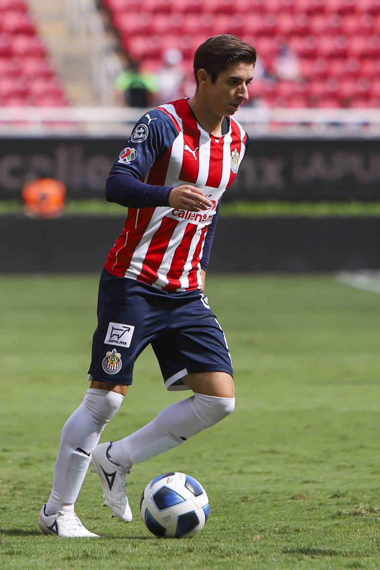 Atlas y Chivas luchan por un boleto a la siguiente fase en el clásico