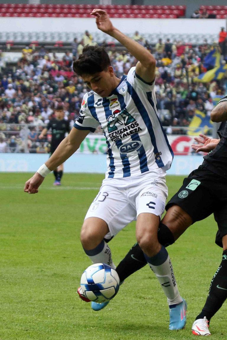 EL CAMPEÓN BUSCA GOLPEAR A LA MÁQUINA