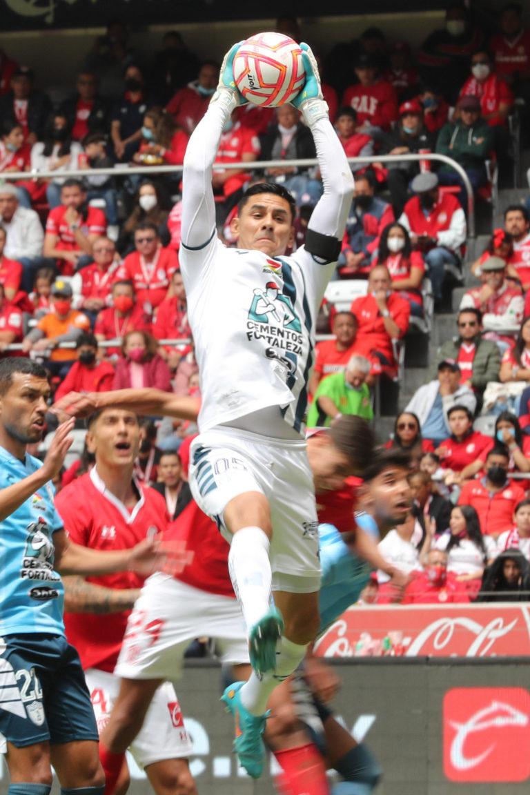 LOS CAMPEONES SE METEN AL NIDO DEL AZTECA 